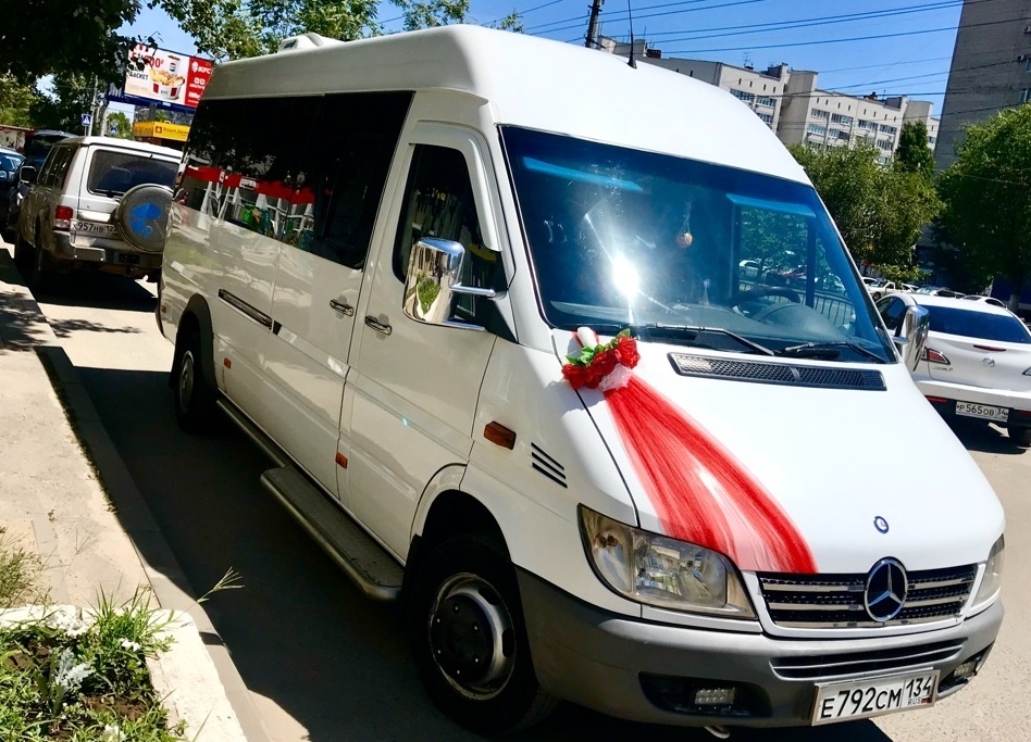 Микроавтобус Мерседес на свадьбу в Волгограде от компании LOVE-AVTO34